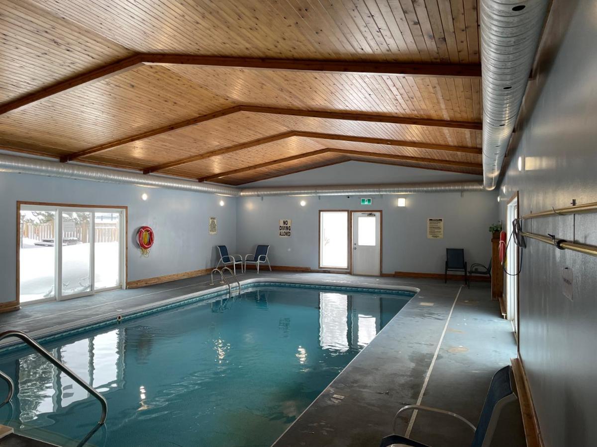 סאולט סאינטה מארי Ambassador Motel מראה חיצוני תמונה