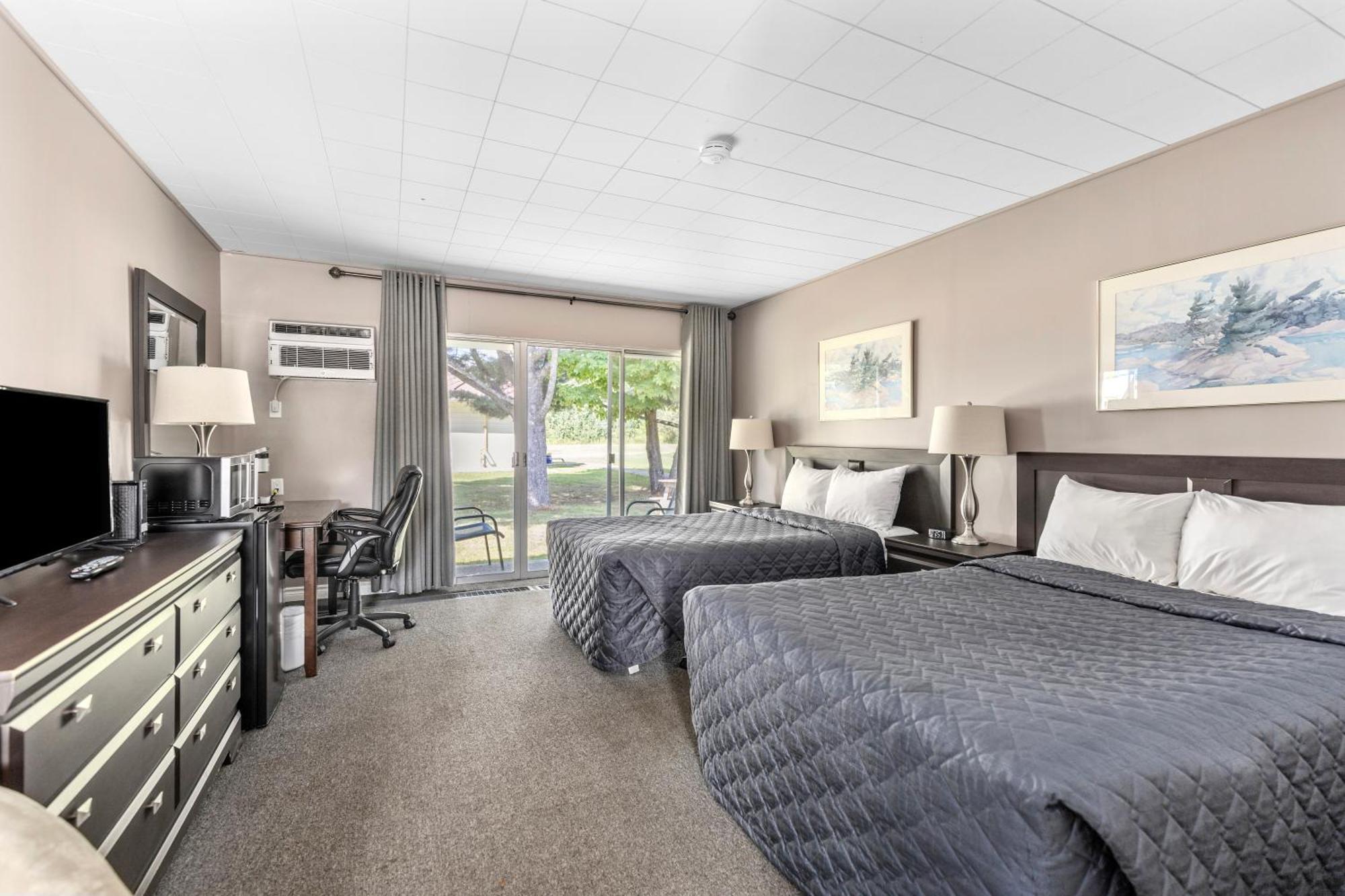 סאולט סאינטה מארי Ambassador Motel מראה חיצוני תמונה