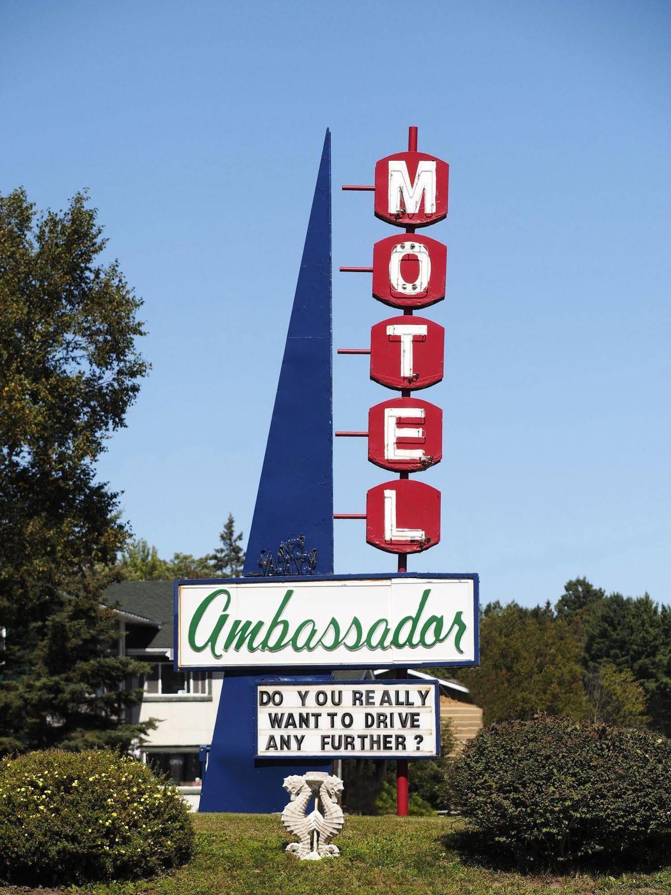 סאולט סאינטה מארי Ambassador Motel מראה חיצוני תמונה